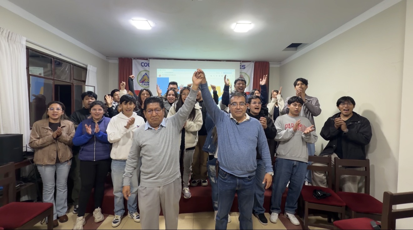 Comunidad universitaria respaldando al frente SUMA